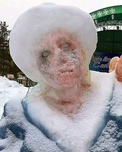 такую Снегурочку-зомби обнаружили в одном из сёл Башкирии
